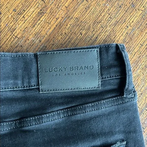 Lucky Brand 410 Athletic Straight Black Jeans 38/32. EOC - Picture 5 of 10